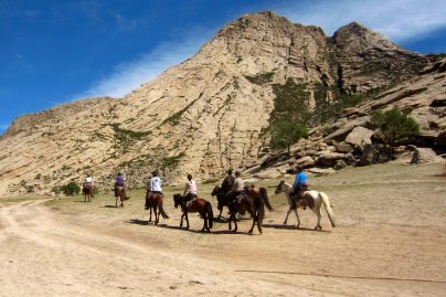 horse riding tour guide