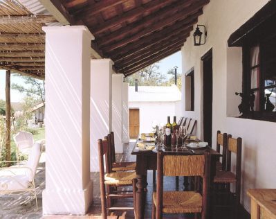 Estancia los Potreros outside dining area